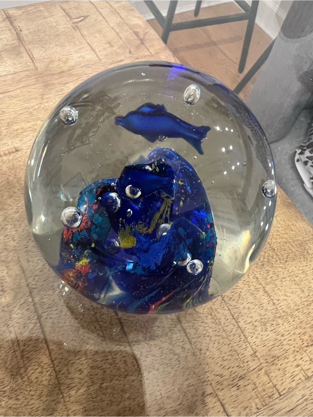 VTG Art Glass Ocean Fish Dolphins Underwater w/Bubbles Paper Weight